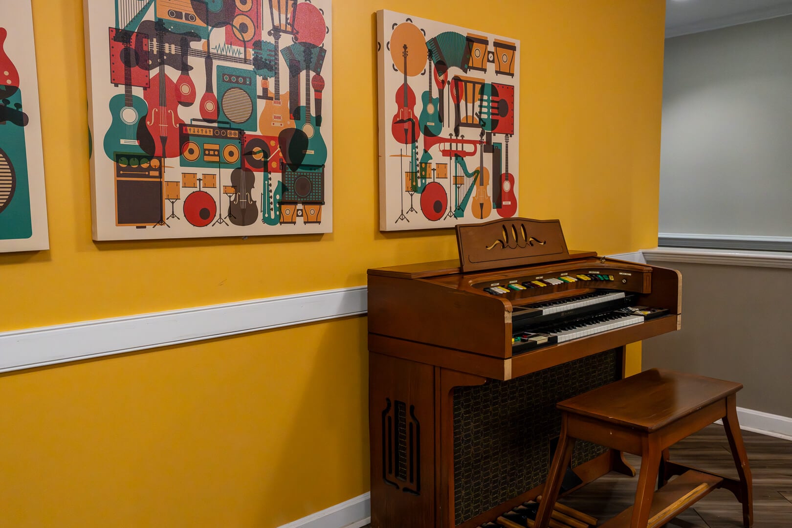 Music Room Entertainment for Memory Care Services